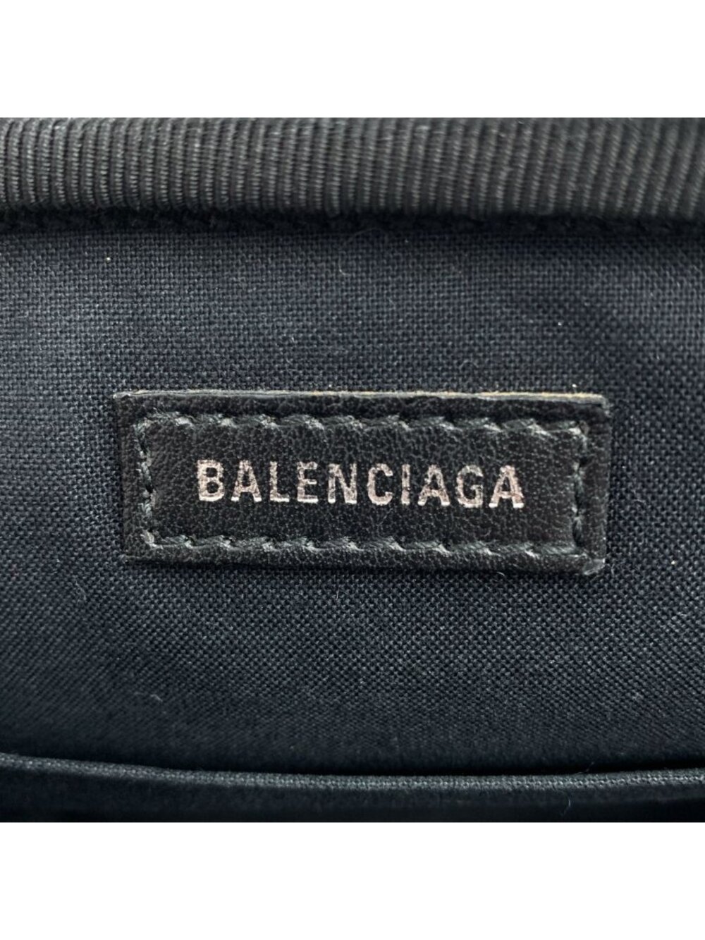Balenciaga Everyday Logo Leather Cross Black Crossbody - Picture 6 of 8
